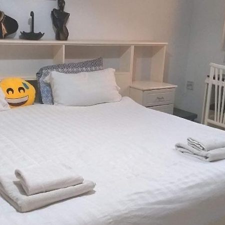 Private Room In Wonderful Sea View Apartment St. Paul's Bay Zimmer foto
